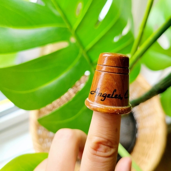 Vintage Los Angeles Classic Wooden Thimble - Picture 2 of 6